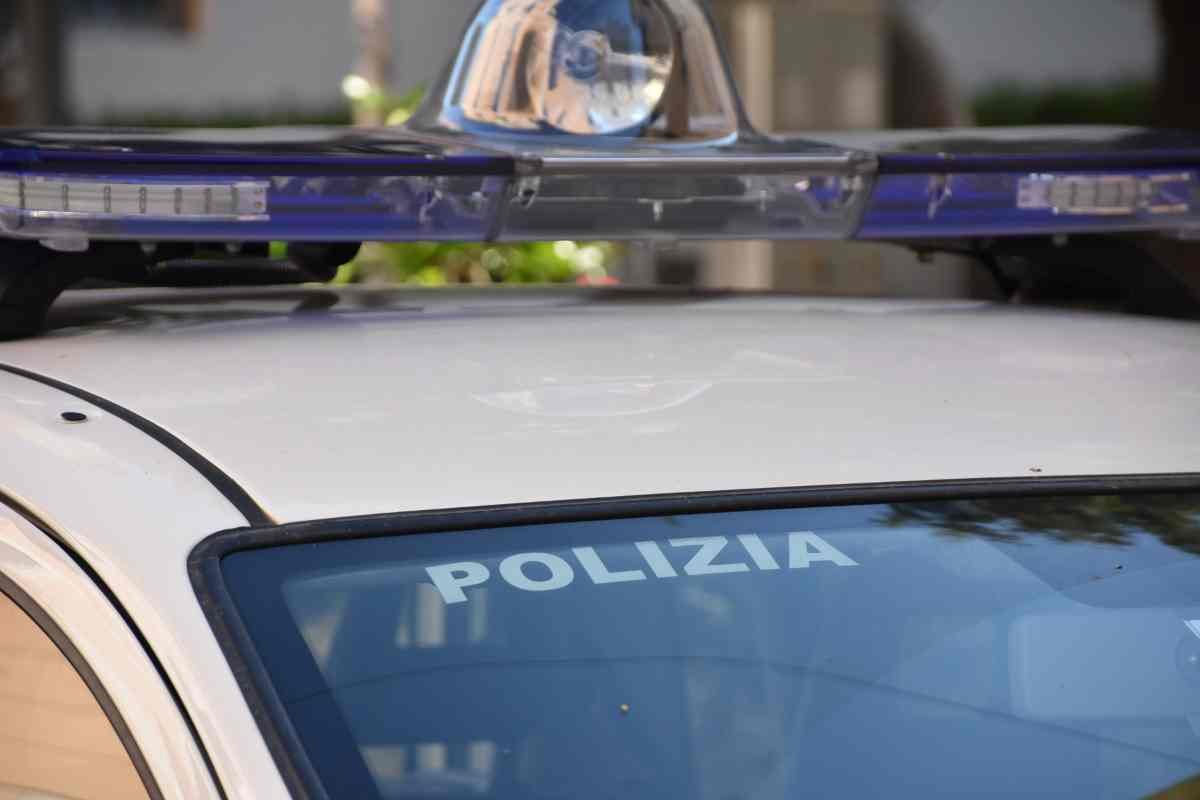 Macchina polizia 