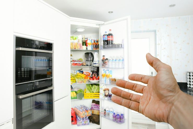 alimenti da non conservare fuori dal frigo