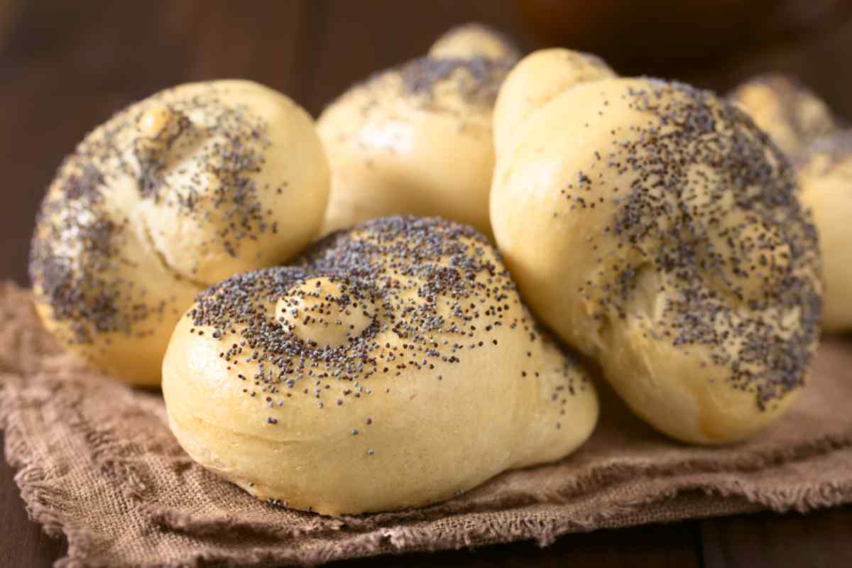 pane con semi di papavero