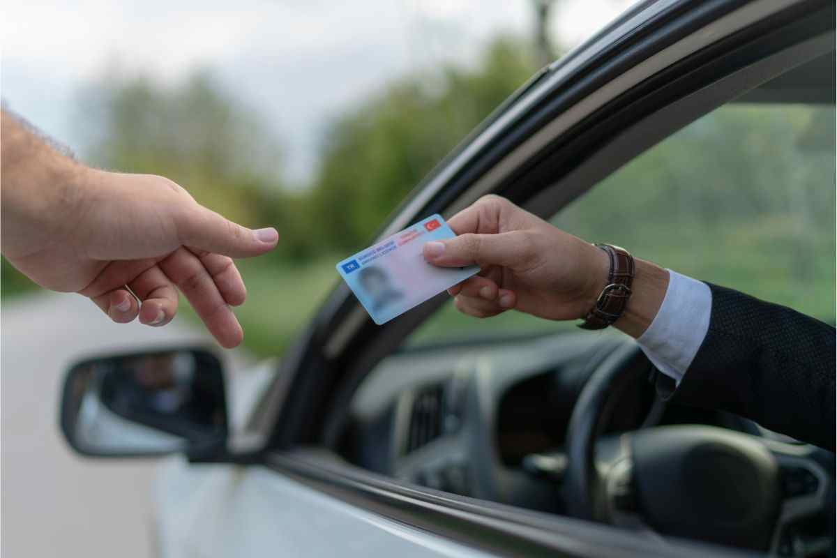 controllo patente auto 